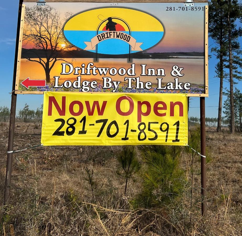 Driftwood Inn And Lodge By The Lake Zwolle Екстериор снимка
